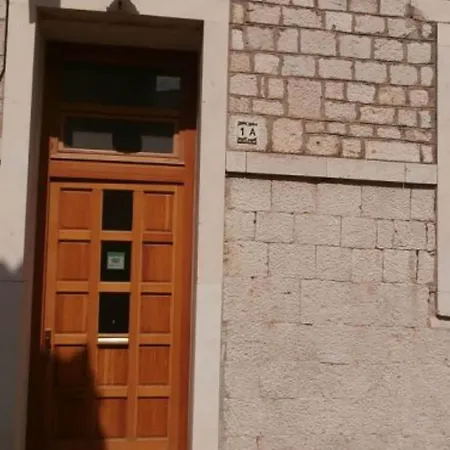 Klaudija S Charming & - Two Bedroom Apartment Trogir